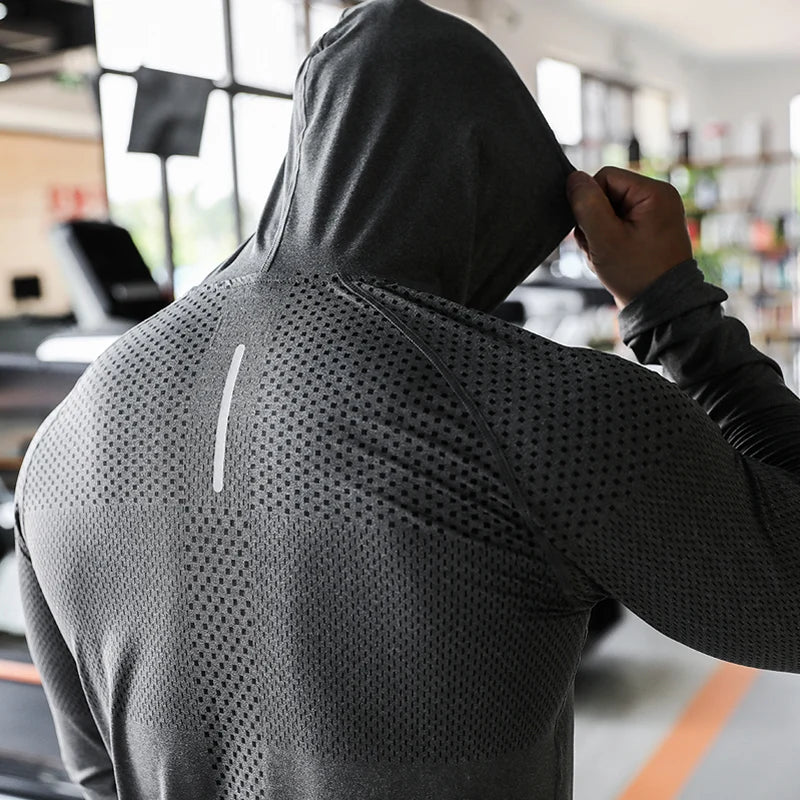 Camiseta Esportiva Masculina com Capuz —  Treino e Corrida
